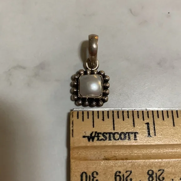 Silpada Pearl Sterling Silver Button Frame Pendant S1211 .925 - Picture 4 of 4